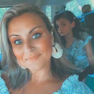 Meet your Posher, Karin